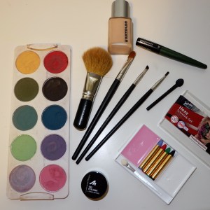 mika oh clown makeup